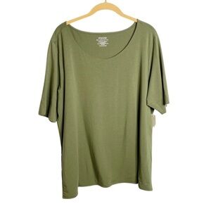 Chico’s The Ultimate Tee women size 4 or XXL in a beautiful olive green. New.